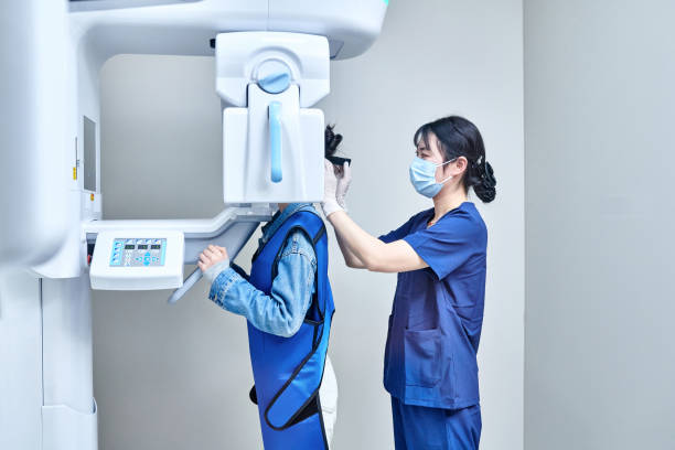 Best Emergency Tooth Extraction in Cockrell Hill, TX